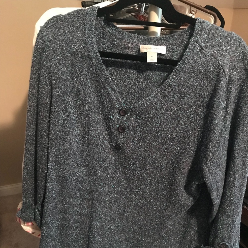 Women’s XL VNeck Sweater with button details